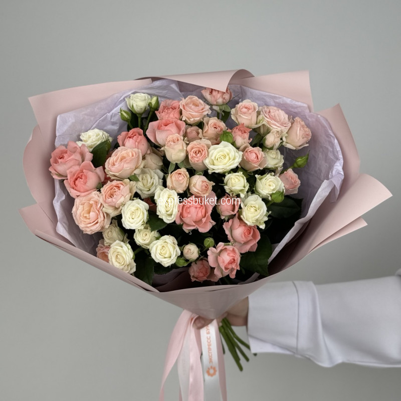 Букет из 15 кустовых роз